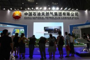 ian hàng của Tập đoàn Dầu khí Quốc gia Trung Quốc (CNPC) tại Triển lãm Smart China Expo ở Trùng Khánh · Ảnh: Reuters