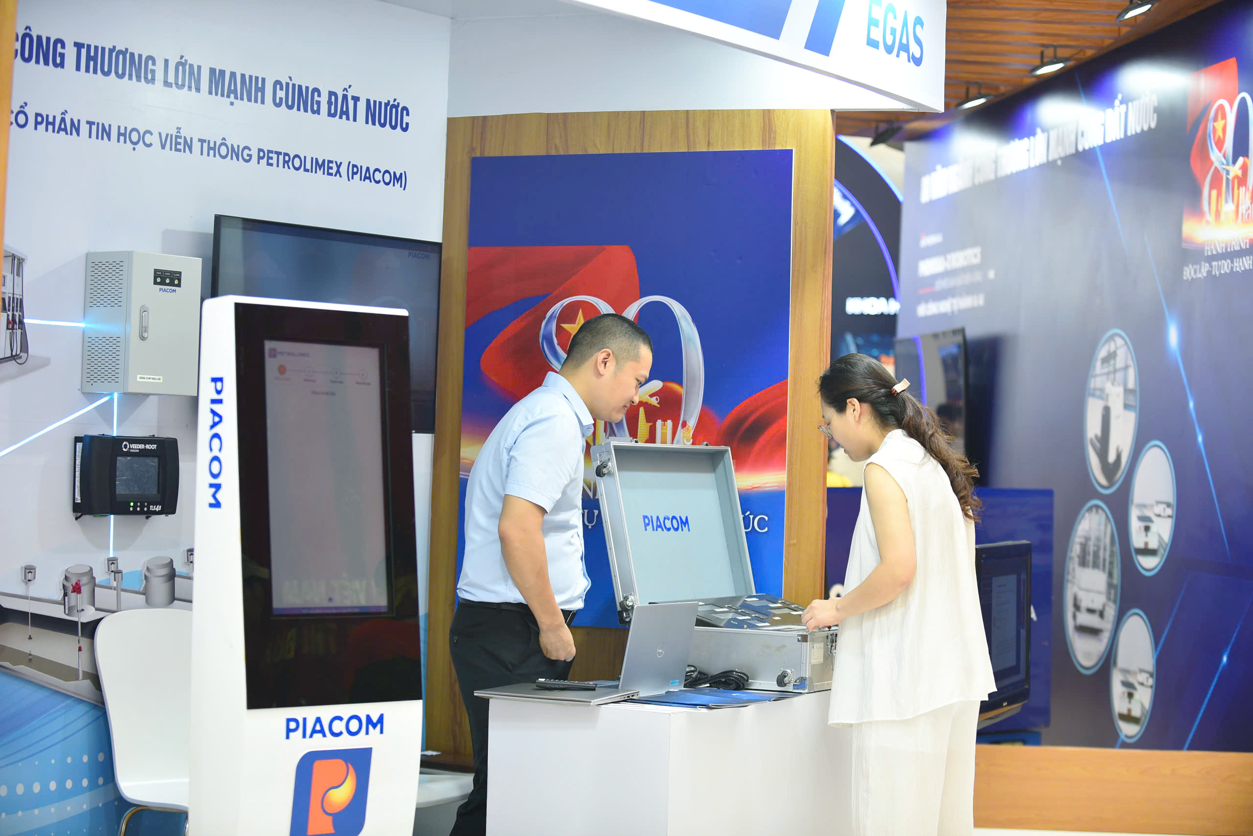  PIACOM trưng bày các giải pháp tại gian hàng của Bộ Công Thương (H8)