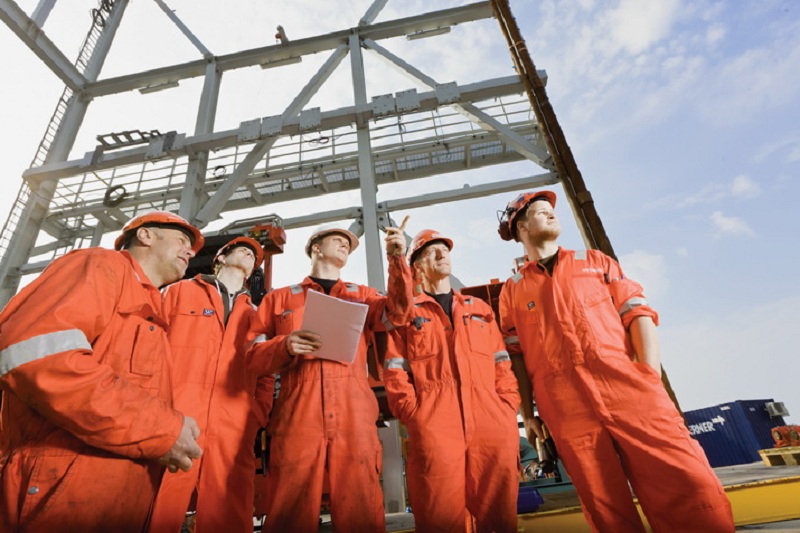 Các ‘Ông lớn’ Dầu khí Rót vốn vào đâu? Xu hướng Công nghệ 2025