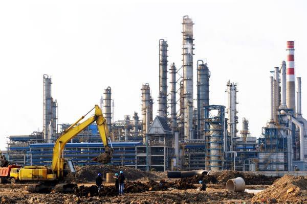 Một nhà máy hóa lọc dầu của Sinopec ở tỉnh Chiết Giang, Trung Quốc. Ảnh: AP