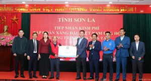 Petrolimex trao 600 bình lọc nước sạch tặng 600 hộ dân trên địa bàn tỉnh Sơn La