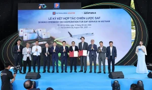 Ký kết thỏa thuận hợp tác tiêu thụ SAF giữa Petrolimex Aviation và AEG Fuels