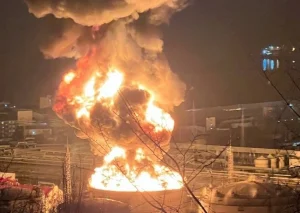 UAV Ukraine tấn công nhà máy lọc dầu Tuapse ở vùng Krasnodar của Nga. Ảnh: ASTRA