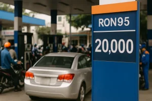 Cây xăng với biển báo giá mới RON95