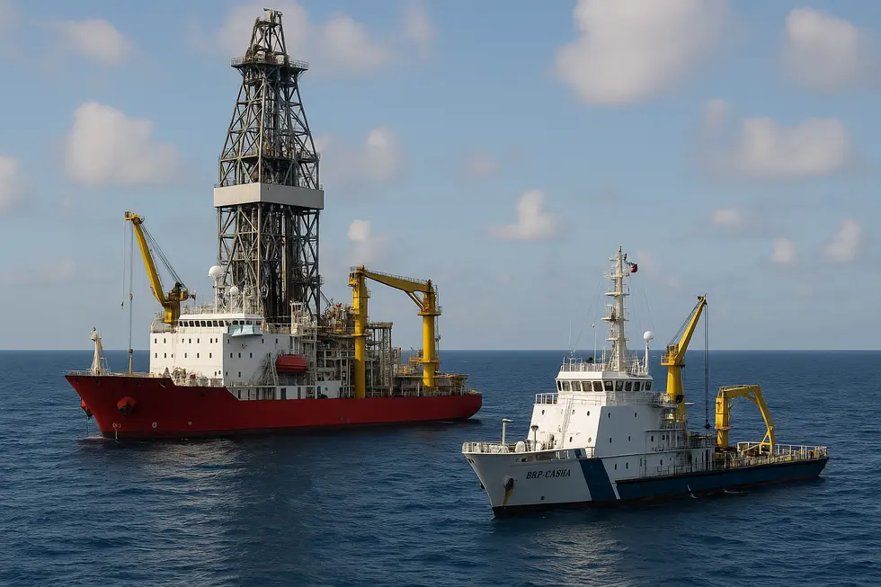 Hình ảnh quan hệ đối tác giữa Trung Quốc và Philippines tại bãi Cỏ Rong.