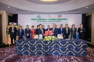 Mỏ dầu 74 triệu thùng tại Việt Nam bước vào giai đoạn mới với hợp đồng 10.000 tỷ đồng Thu Huyền • 27/04/2026 - 08:42 Hợp đồng EPCIC vừa được ký kết giữa PVEP Cửu Long và PTSC M&C, với quy mô ước tính hơn 10.000 tỷ đồng, nhằm triển khai giai đoạn 2B của dự án Sư Tử Trắng ngoài khơi Việt Nam. Mới đây, Chi nhánh Điều hành Dầu khí Cửu Long – Công ty TNHH Tổng Công ty Thăm dò Khai thác Dầu khí (PVEP Cửu Long) và Công ty TNHH MTV Dịch vụ Cơ khí Hàng hải PTSC (PTSC M&C) đã chính thức ký kết hợp đồng Thiết kế, Mua sắm, Thi công, Lắp đặt và Chạy thử (EPCIC) cho Dự án Sư Tử Trắng giai đoạn 2B. z7762306872887-b6355e0305e0354f14885345d0a8176920260425160647.jpg Đại diện lãnh đạo PVEP Cửu Long và PTSC M&C tại lễ ký kết Hợp đồng EPCIC Dự án Sư Tử Trắng Giai đoạn 2B