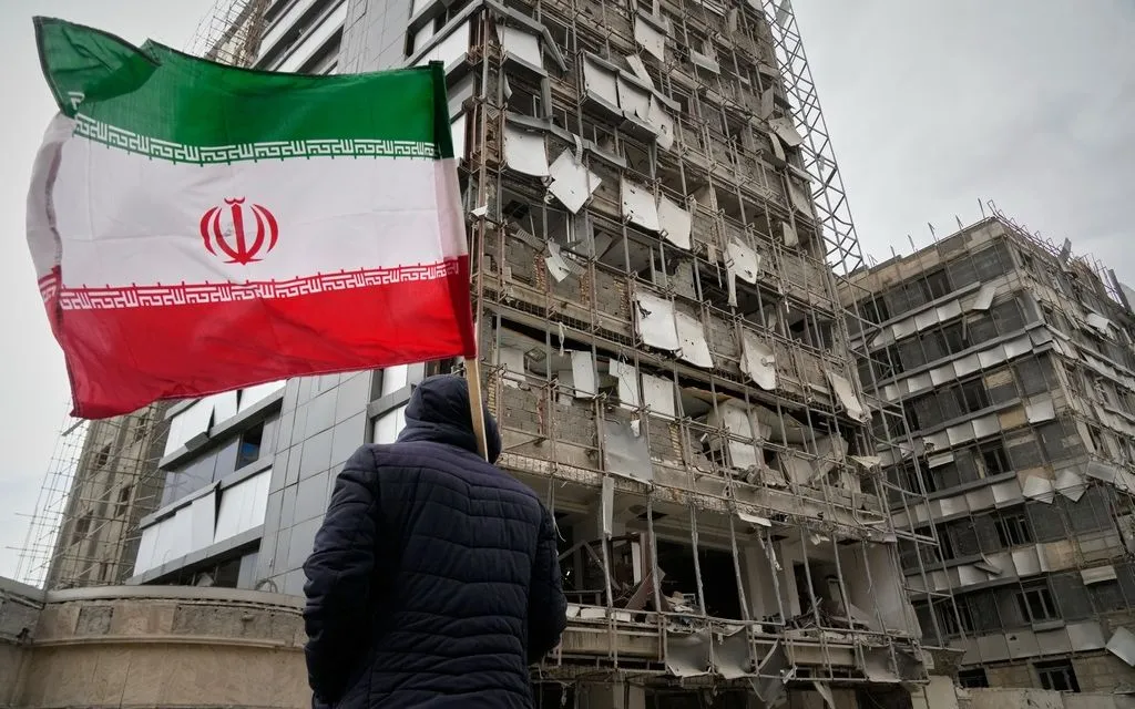 Iran trước vòng vây phong tỏa: Bài toán sống còn của một nền kinh tế dựa vào dầu mỏ