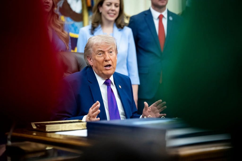 Trump siết “đồng hồ” với Iran, Nga cảnh báo: Lệnh ngừng bắn trên hành lang dầu khí lung lay trước giờ G