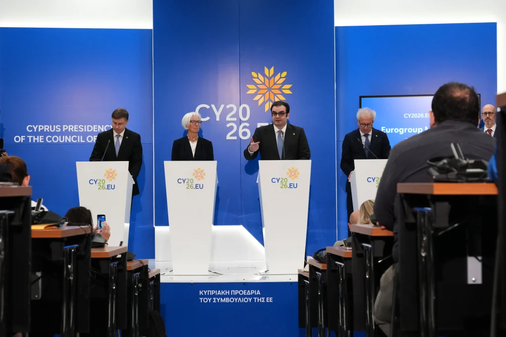 Liên minh Châu Âu (EU) cảnh báo giá năng lượng neo cao đến năm 2027: Kỷ nguyên đắt đỏ và sự xoay trục sinh tồn của châu Âu
