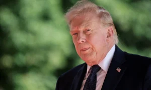 Tổng thống Mỹ Donald Trump tới dự hội nghị thượng đỉnh G7 tại Pháp ngày 15/6. Ảnh: AFP