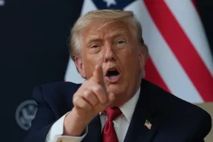 Tổng thống Mỹ Donald Trump tại cuộc gặp với Thủ tướng Ấn Độ Narendra Modi bên lề hội nghị G7 tại Pháp ngày 17.6