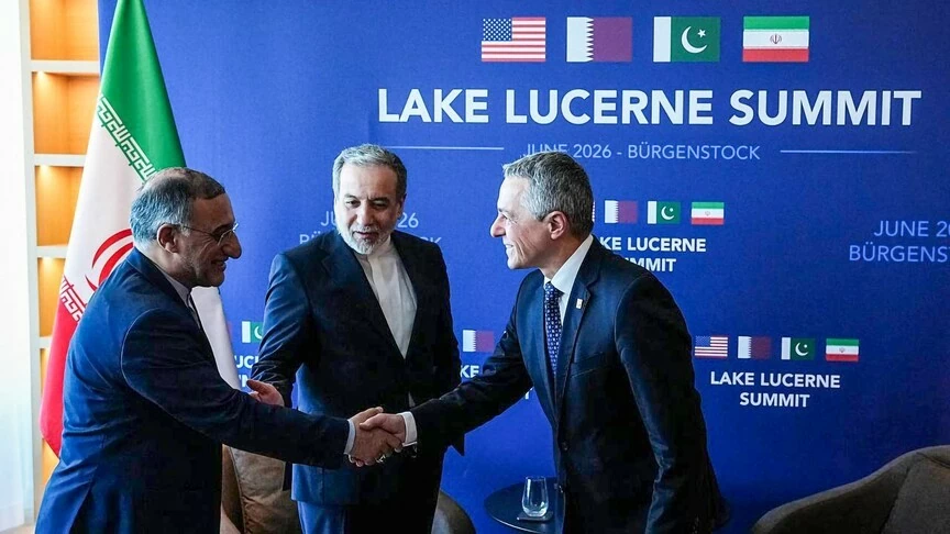 Huyết mạch dầu mỏ toàn cầu báo động: Iran tuyên bố đóng cửa eo biển Hormuz