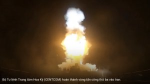 Bộ Tư lệnh Trung tâm Hoa Kỳ (CENTCOM) hoàn thành vòng tấn công thứ ba vào Iran.(Hình ảnh cắt từ video aljazeera)