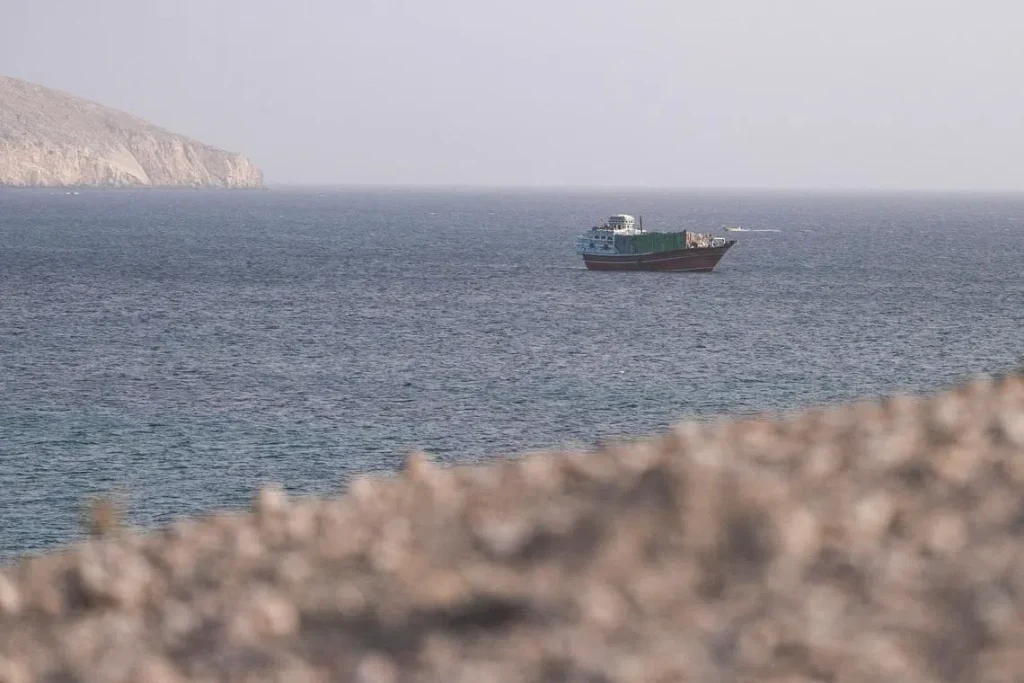 Iran tuyên chiến vì Eo biển Hormuz: “Lằn ranh đỏ” bị vượt qua, Trung Đông cận kề chiến tranh toàn diện