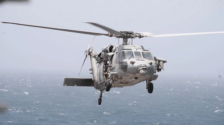Trực thăng Mỹ bắn tên lửa Hellfire vô hiệu hóa tàu hàng trên Vịnh Oman: Giá dầu thô tháng 8/2026 chịu ảnh hưởng gì?