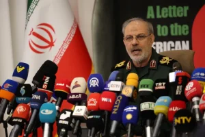 Người phát ngôn của IRGC, Hossein Mohebbi, phát biểu trong một cuộc họp báo ở Tehran, Iran, ngày 29 tháng 9 [Majid Asgaripour/West Asia News Agency qua Reuters]