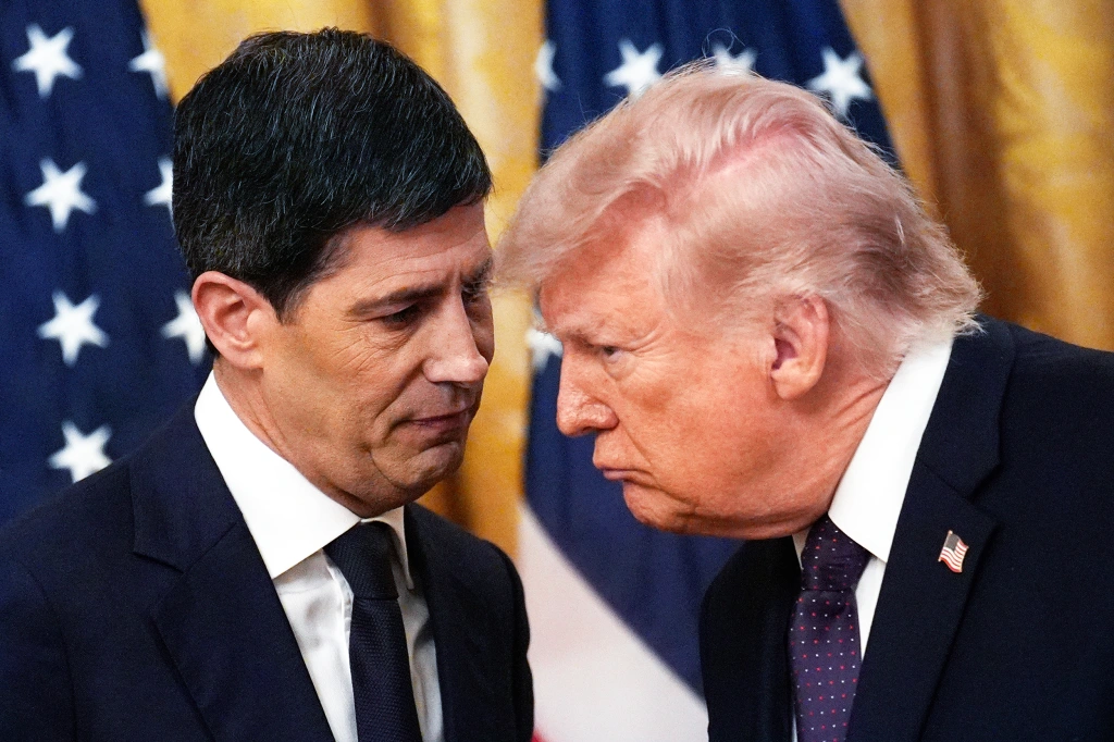Ông Trump chỉ trích Fed khi Chủ tịch Kevin Warsh ủng hộ tăng lãi suất