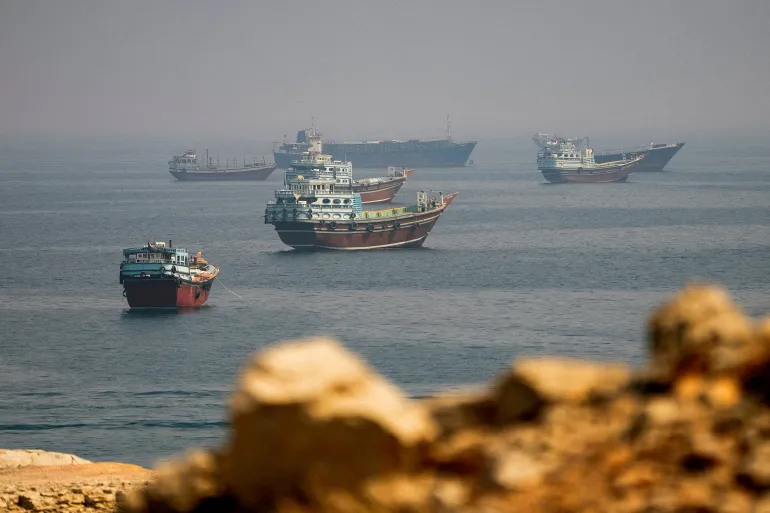 Iran đề nghị giảm leo thang tại eo biển Hormuz và Yemen: Bóc tách đòn bẩy ngoại giao, gọng kìm hàng hải và tiền lệ nguy hiểm cho thương mại toàn cầu