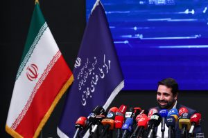 TEHRAN — Iran đã phát triển các năng lực kỹ thuật để xác định và vô hiệu hóa các thiết bị đầu cuối internet vệ tinh Starlink trái phép, đồng thời tăng cường nỗ lực thông qua các kênh pháp lý quốc tế để buộc dịch vụ này tuân thủ các quy định viễn thông chi phối hoạt động của nó trên lãnh thổ Iran. Nguồn Tehrantimes