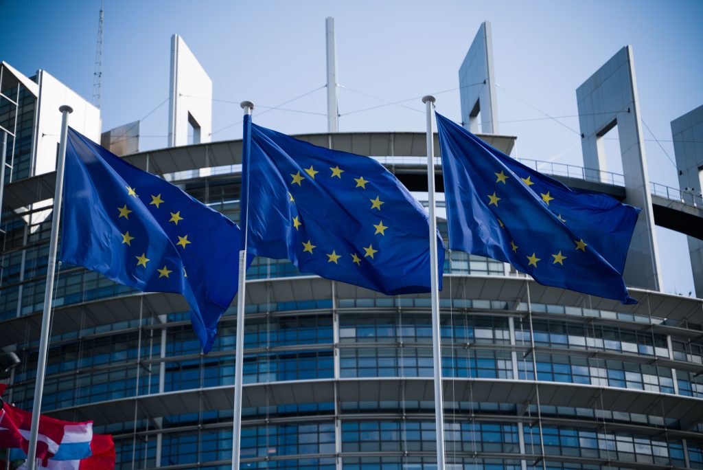 EU chi 18 tỷ euro giảm thiểu cú sốc giá năng lượng 2026: Phân tích cảnh báo của Ủy ban Châu Âu và triển vọng kinh tế vĩ mô Eurozone
